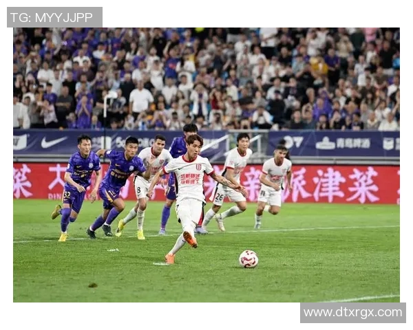 成都足球队团队协作变革引发热议助力球队崛起与发展